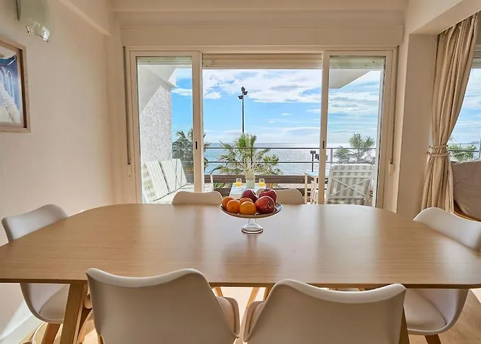 Apartment Front Sea Line Experience