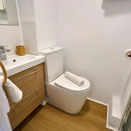 Front Sea Line Experience شقة *