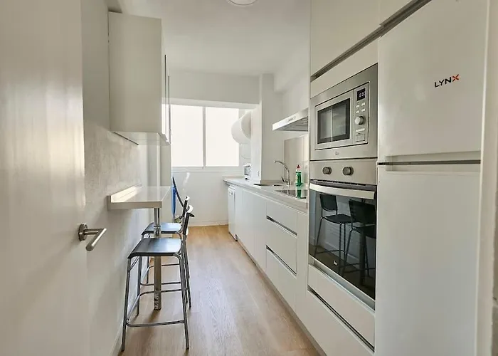 Front Sea Line Experience פואנגירולה